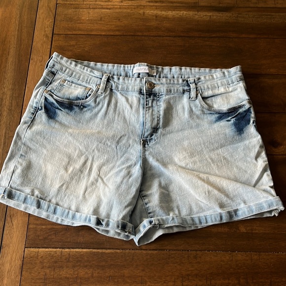 My Style light wash Jean short. Sz 14 - Picture 1 of 2